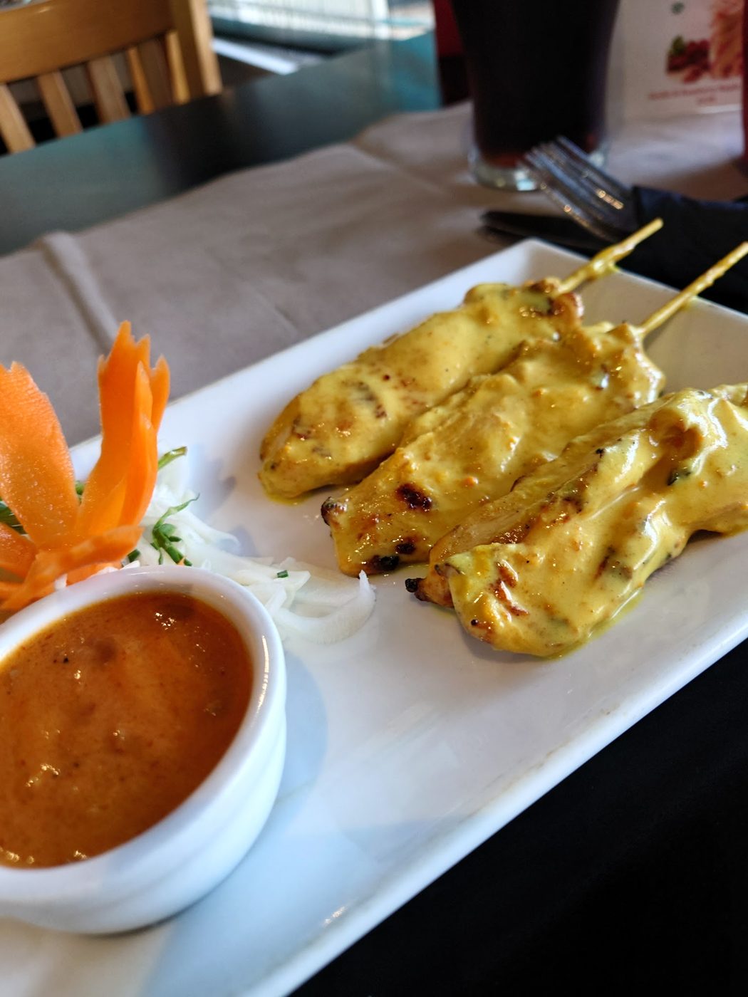 Chicken skewers with peanut sauce